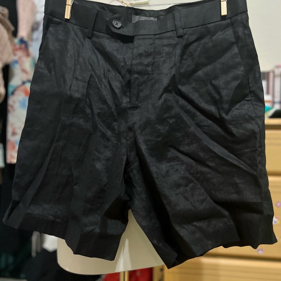 H&M Sleek Black Men's Flat Front Shorts - Picture 1 of 3